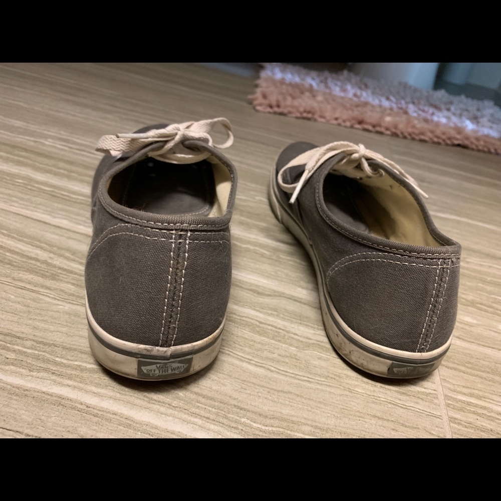 Vans - Picture 2 of 4
